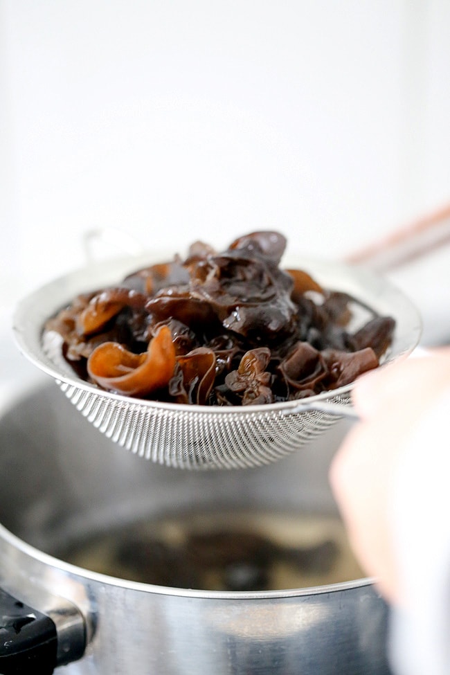 How Real Homemaker make Wood Ear Mushroom Salad