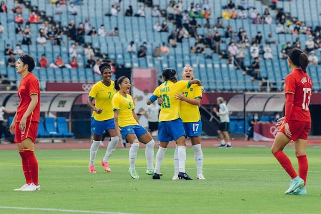Com dois gols de Marta, Brasil bate China e estreia nas Olimpíadas com goleada