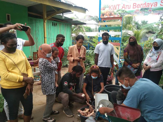 Adli Food, KWT Aru dan Menoken Merauke Lakukan Pelatihan Peningkatan Nilai Pangan Lokal.lelemuku.com.jpg
