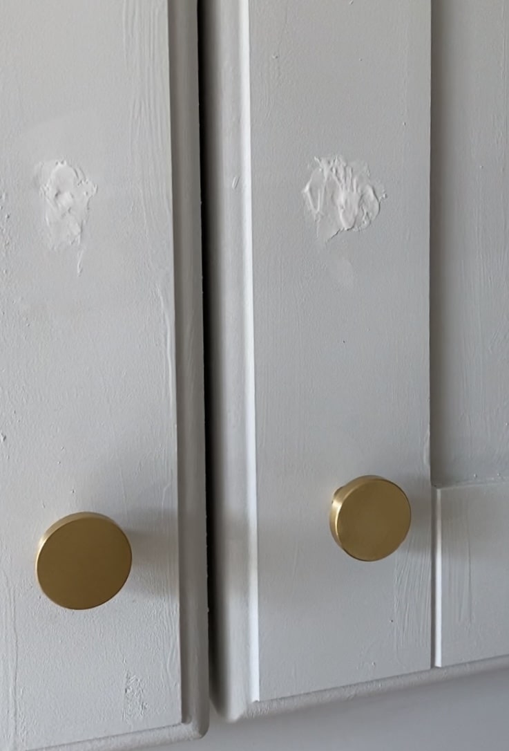 How to paint your kitchen cupboards on a budget. Remove vinyl wrap and paint an mdf kitchen using a heat gun. Kitchen makeover renovation inspiration