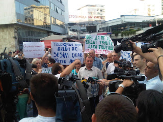 Аман! Протест во Скопје - транспаренти, камери