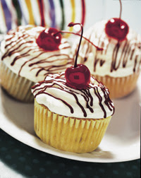 Simple Banana Split Cupcakes Recipe