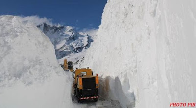 Border Roads Organisation Clears Rohtang Pass three weeks in advance despite Covid-19 lockdown