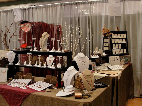 Jewelry Booth Displays7