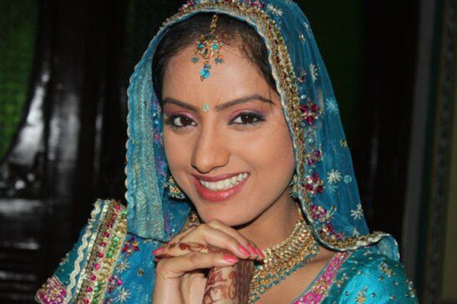 Dipaka singh Tv serial Diya aur baati hum wallpaper pictures pics 