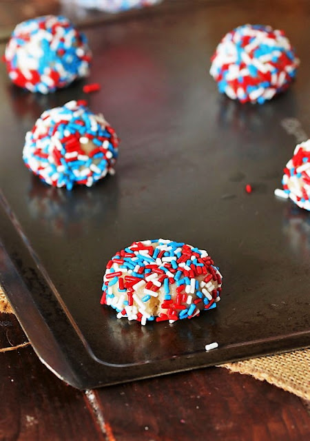 How to Make Red White & Blue Sprinkle Sugar Cookies Image