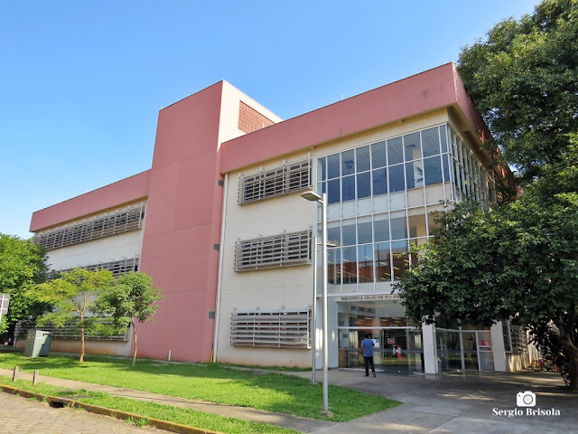 Vista ampla da Biblioteca da Faculdade de Educação da USP - Butantã - São Paulo