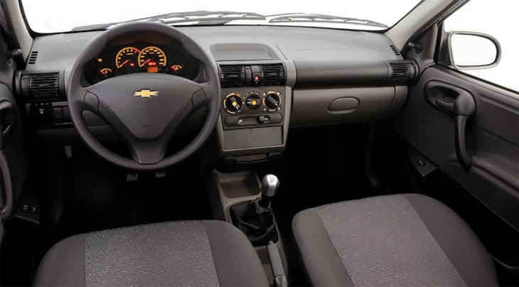 Chevrolet Classic é na Rumo Norte - Novo pacote de conforto com vidros elétricos dianteiros, sistema "one touch", antiesmagamento e travamento automático por chave