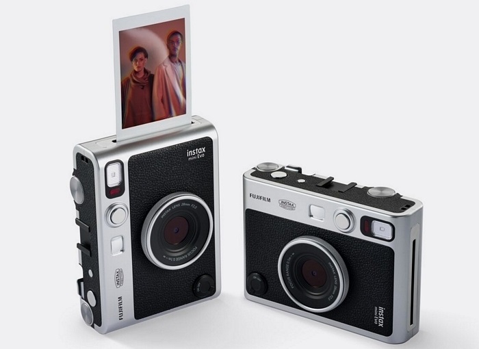 01 Fujifilm Instax Mini Evo With 100 Camera Effects and Instant Print