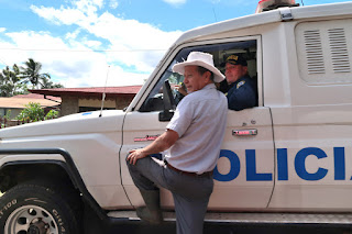 Man talking with police in Puriscal, Costa Rica