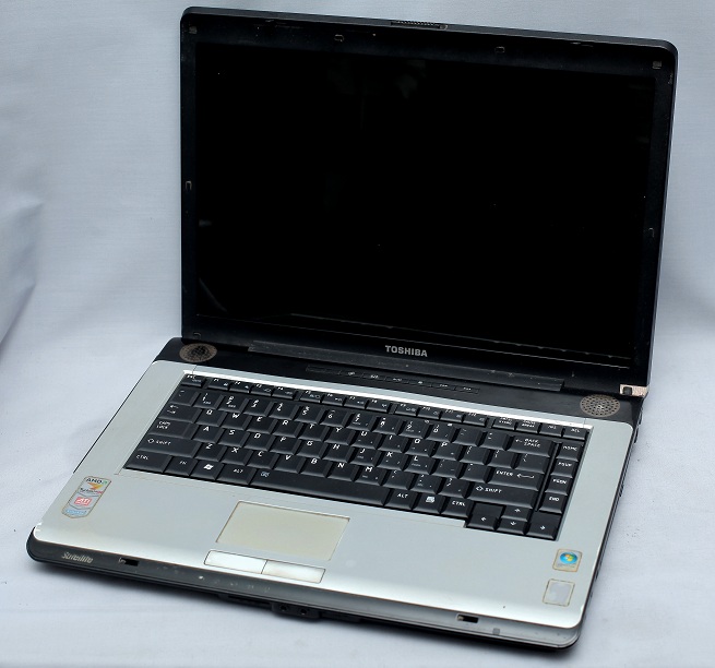 Laptop Bekas Toshiba Satellite A215 - Jual Laptop Bekas 