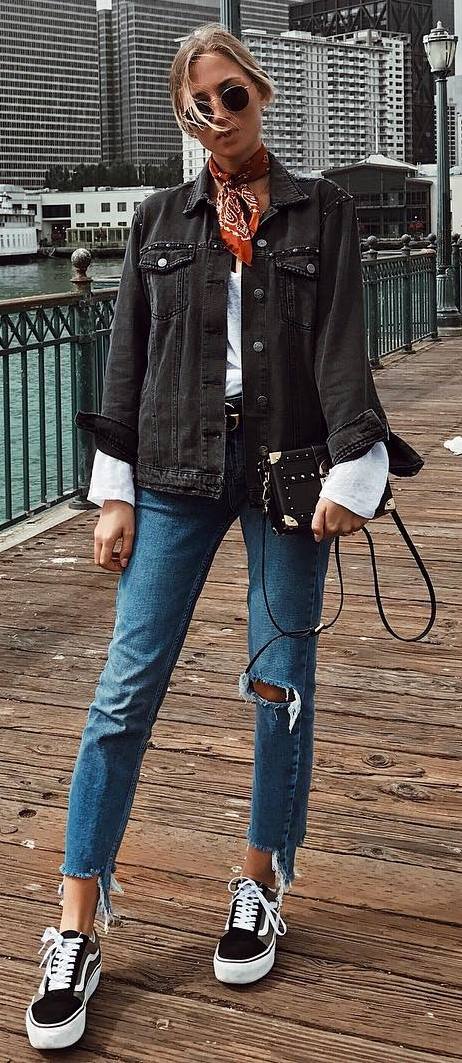 street style addict / denim jacket + bag + top + ripped jeans + sneakers