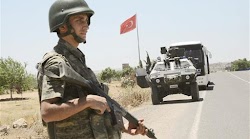  Σύμφωνα με μαρτυρία Τούρκου στρατιωτικού οι δύο Έλληνες δύο αξιωματικοί όντως πέρασαν για λίγα μέτρα στην τουρκική πλευρά λόγω της κακοκαιρ...