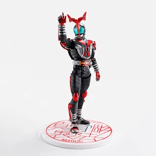 SHFiguarts (Shinkocchou Seihou) Kamen Rider Kabuto: Hyper Form [ SHINKOCCHOU SEIHOU 10th Anniversary Ver. ], Bandai
