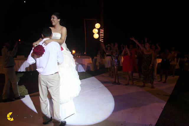 boda en playa, beach wedding, Oaxaca, México, Bodas Huatulco, Wedding Planner