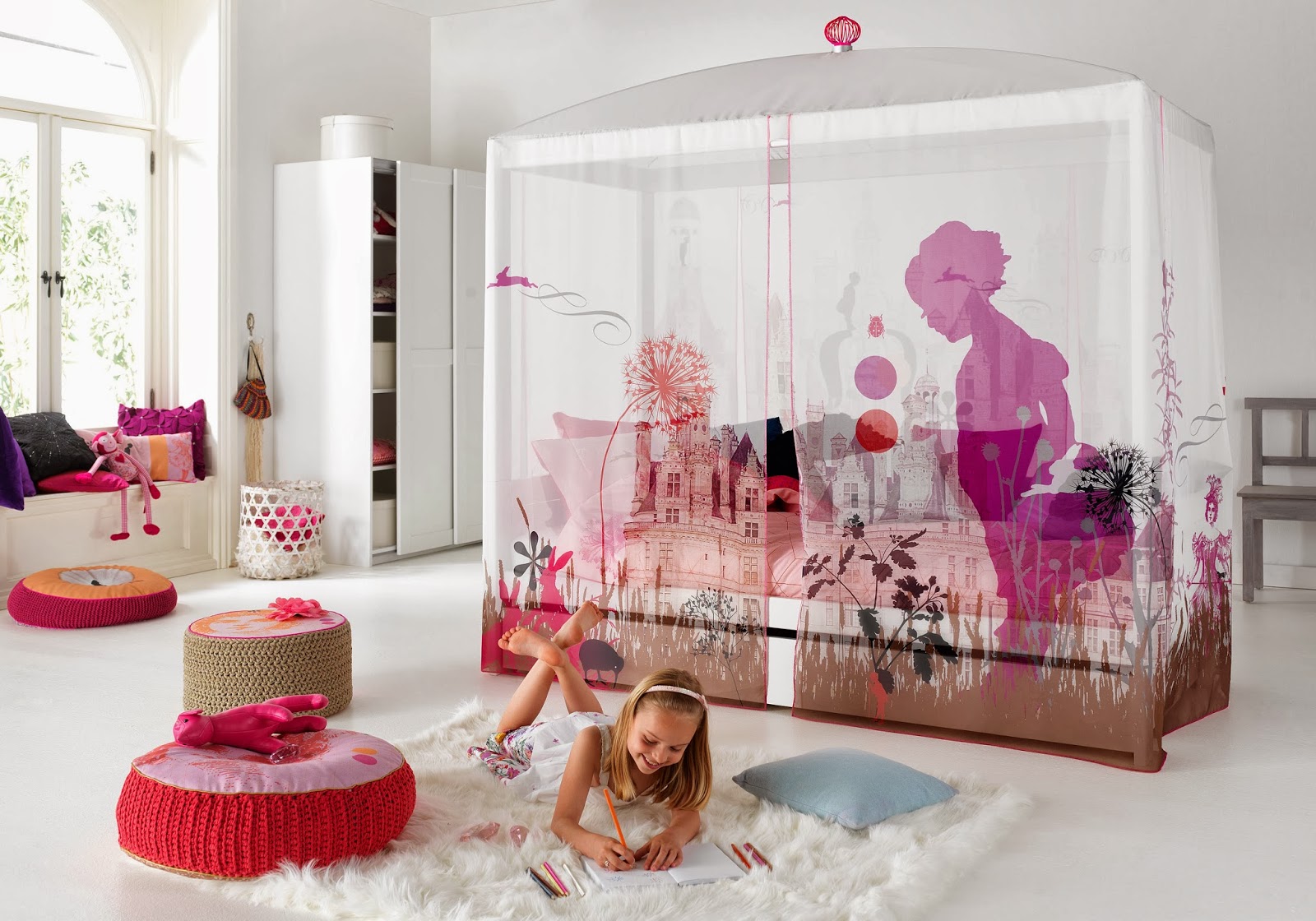 http://www.portobellostreet.es/mueble/27816/Cama-Infantil-Wonderland