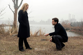 FRINGE: Peter (Joshua Jackson, R) and Olivia (Anna Torv, L) search for clues while tracking a killer in the FRINGE episode 'Midnight' airing Tuesday, April 28 (9:01-10:00 PM ET/PT) on FOX. ©2009 Fox Broadcasting Co. Cr: Craig Blankenhorn/FOX 