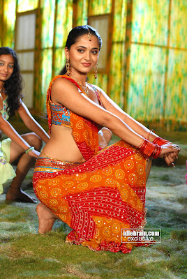 TAMIL HOT ACTRESS ANUSHKA New Pictures Gallery wall papers,pics