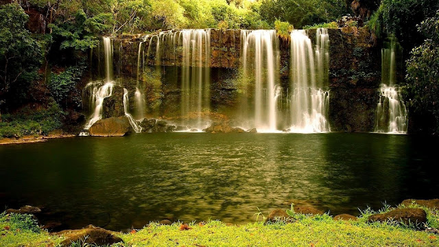 Beautiful Natural Waterfall HD Wallpaper