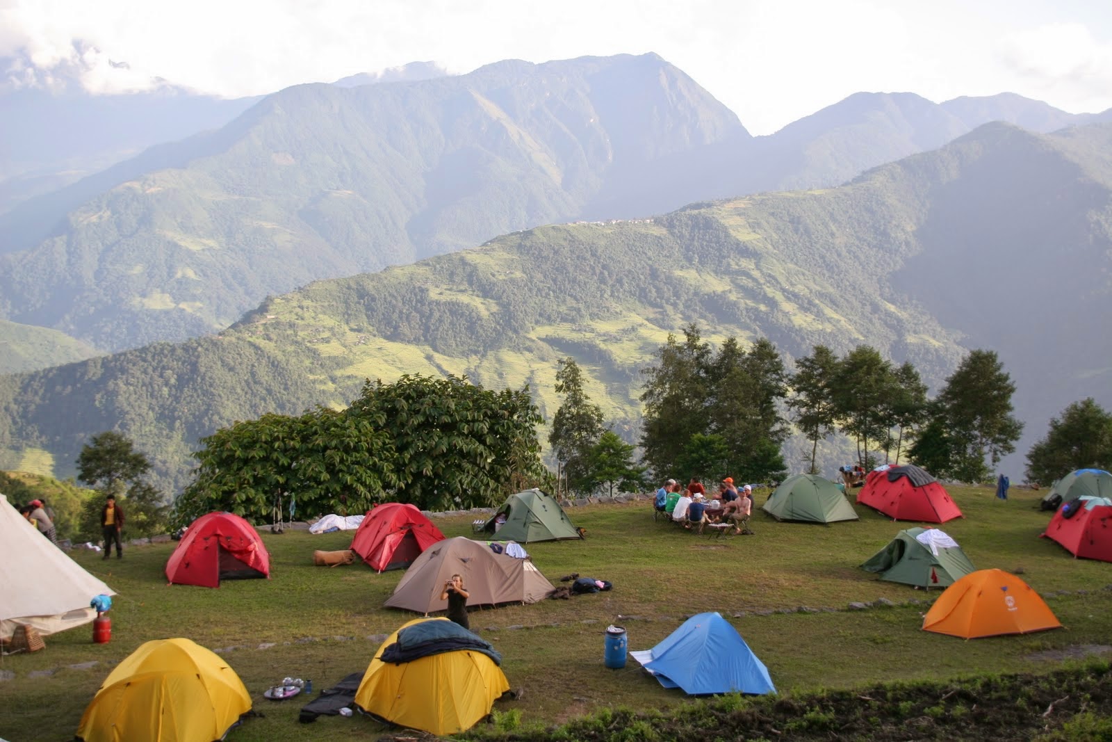 camping trekking in nepal