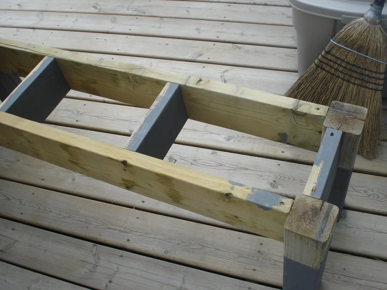 chriskauffman.blogspot.ca: Building a simple yet sturdy bench