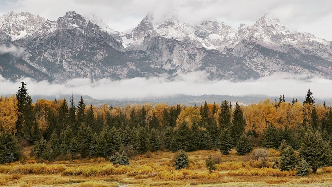 Cloudy Mountains hd wallpaper