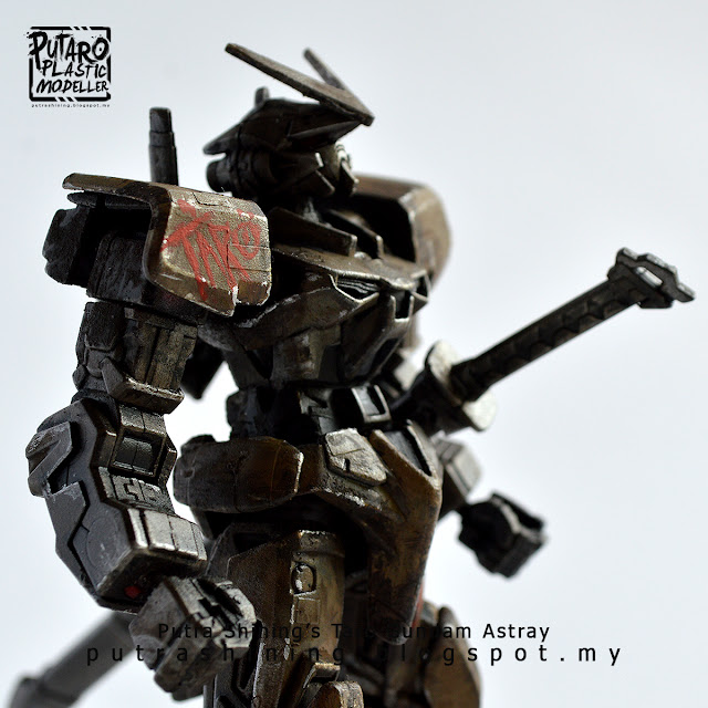 HG 1/144 Gundam Astray Red Frame Custom Paint Weathering by Putra Shining