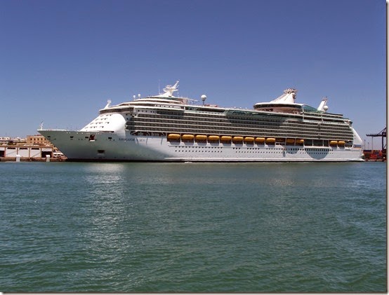 Navigator_of_the_Seas,_Puerto_de_la_Bahía_de_Cádiz