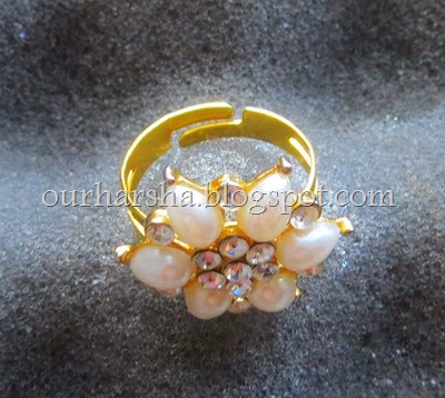 White pearl and stone studded Ring (4)