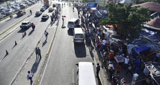 Cientos de pasajeros sin poder acudir a sus trabajos por paro de Fenatrano