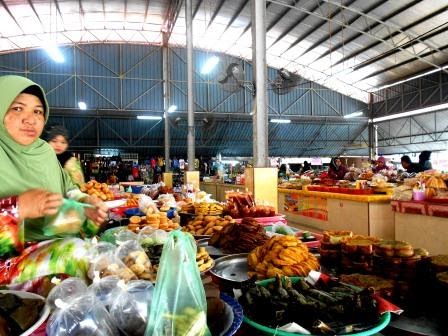 Terengganu My Heritage: Pasar Batu Enam kuih muih 