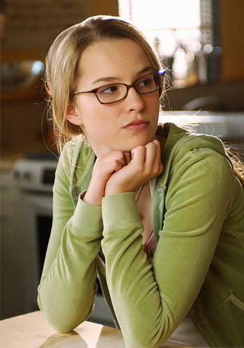 And the magic s s of awesome sauce goes to the lead actress Bridgit Mendler