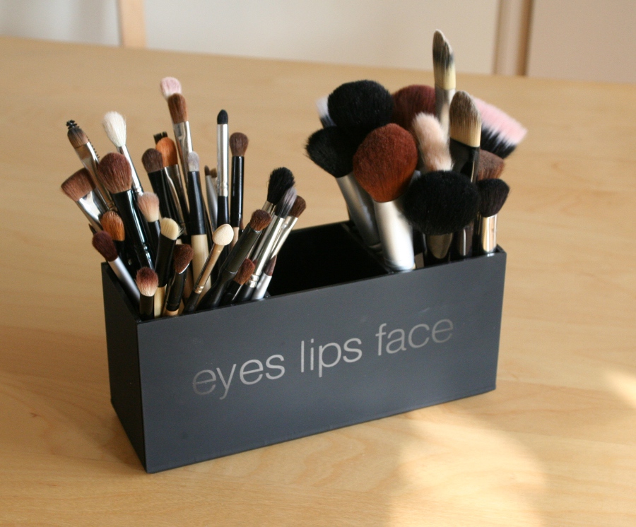 Makeup holder elf can that are