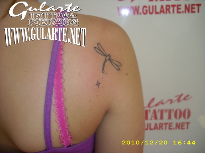 TATTOO Valentina Una peque a libelula Publicado por Gularte Tattoo a las