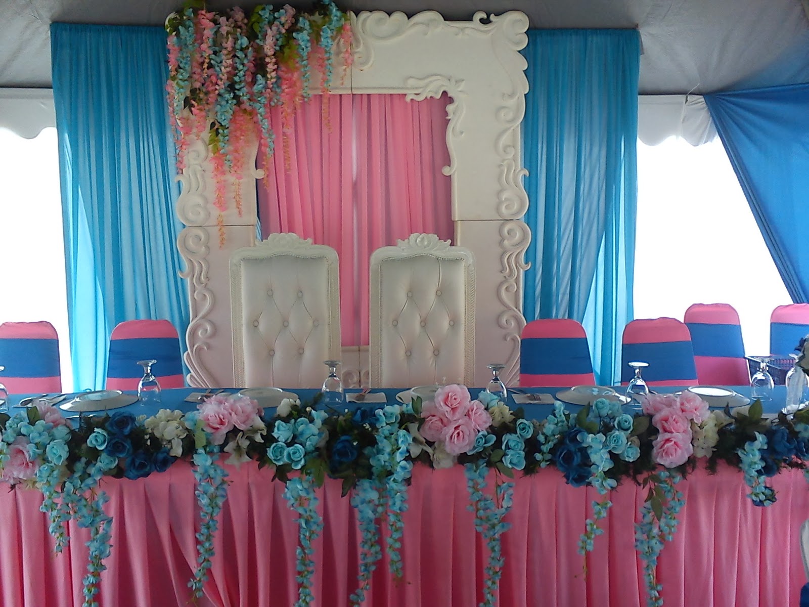 BLUE TOPAZ CONCEPT EVENT Hiasan meja makan 