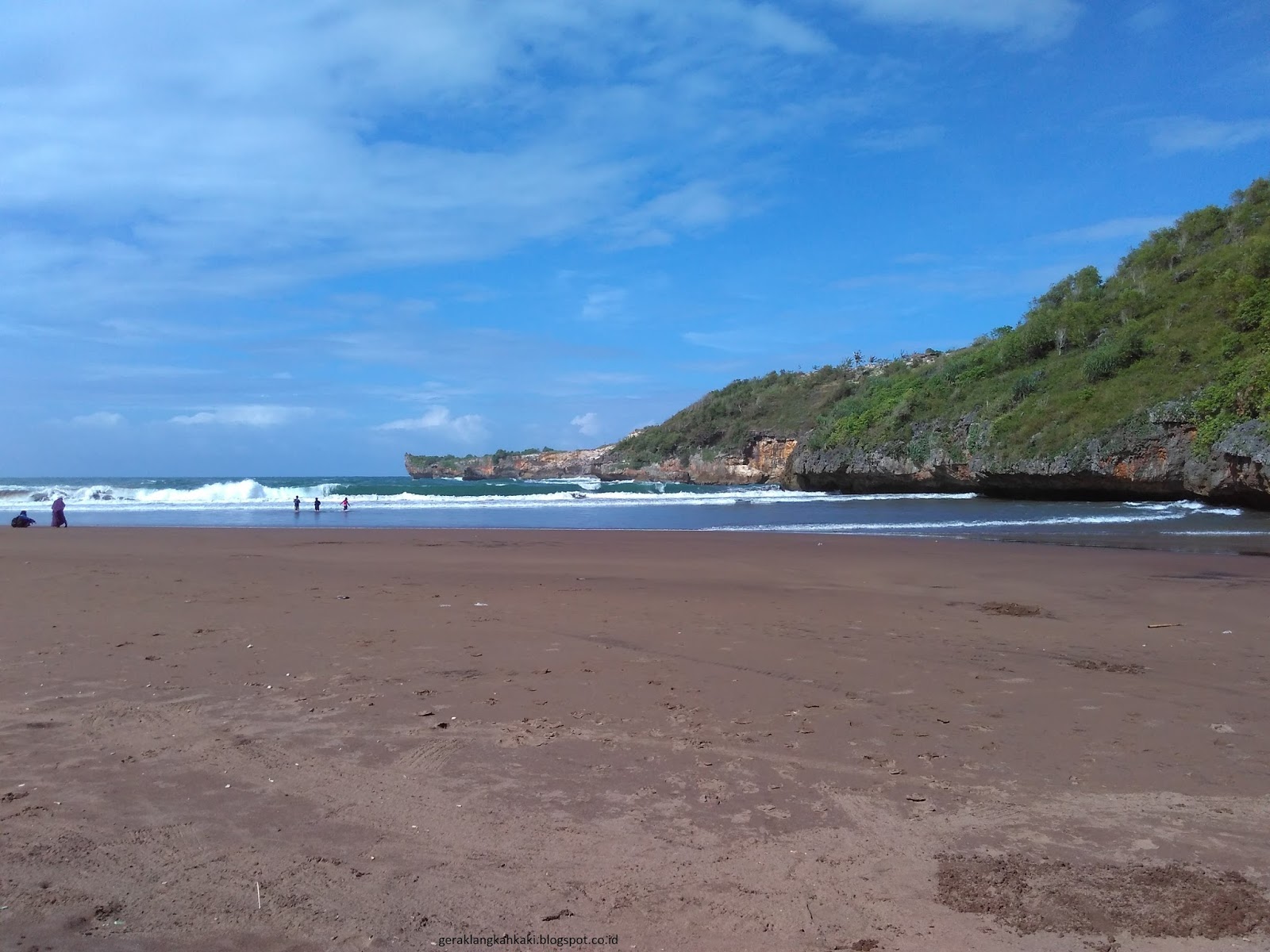 Suara Alam di Pantai Baron Gunungkidul