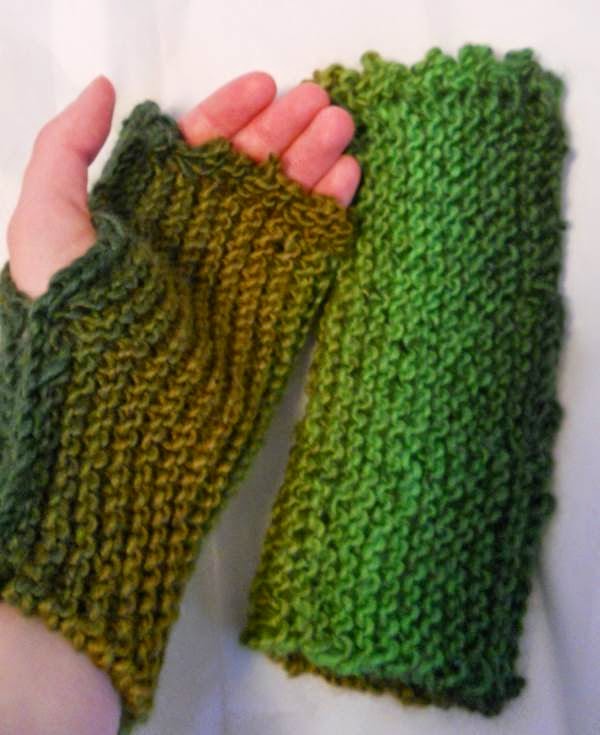 http://www.ravelry.com/projects/gizmo098/side-mitts