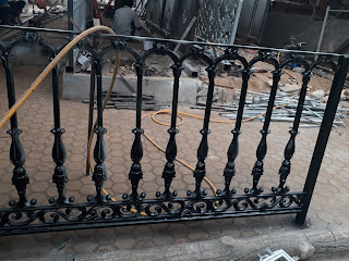 Spesialis Railing Tangga Tempa, Spesialis Balkon Tempa, Railing Tangga Besi Tempa, Tangga Tempa Mewah, Harga Railing Tangga Tempa per meter, Balkon Besi Tempa, Balkon Tempa Klasik, Balkon Tempa Mewah, Harga Balkon Besi Tempa per meter.