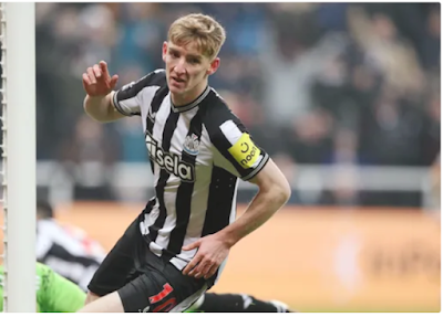 Premier League Newcastle moves closer to the G-4 after defeating Manchester United.