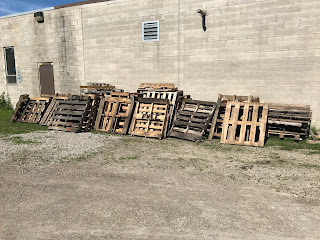 A mother-lode of pallets