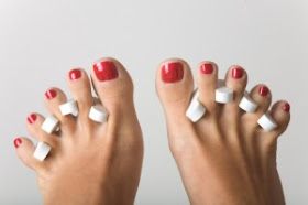 Nail Art Christmas 2011: How To Decorate Your Toenails?