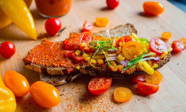 Herbstfarben auf einem Brot