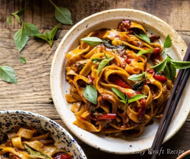 EASY BETTER THAN TAKEOUT THAI DRUNKEN NOODLES