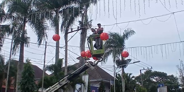 Jelang Perayaan Imlek Ruas Jalan Siantar Dihiasi Lampion 