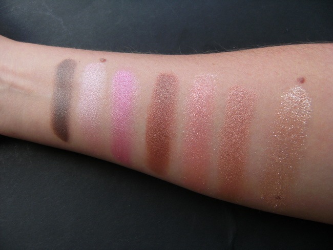 Shaka Glow palettina ombretti swatches con primer