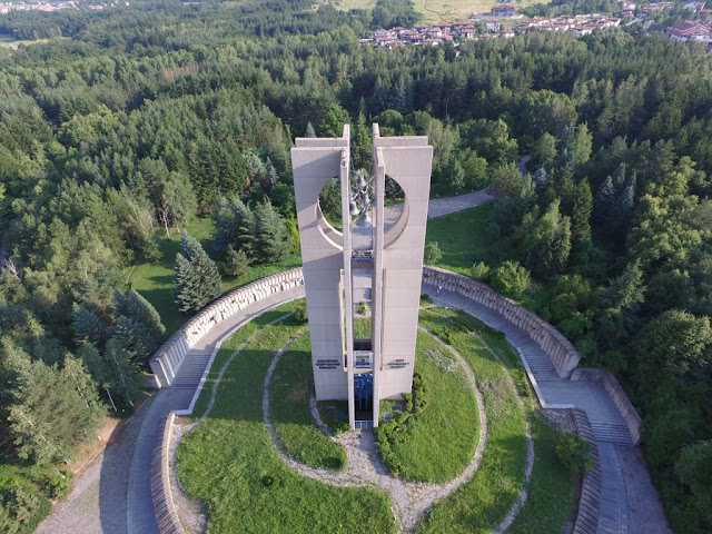 monumento Las Campanas Sofía Bulgaria  comunismo