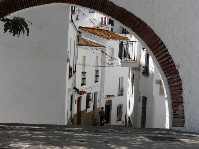 Slow travel in Italy and Spain Casares