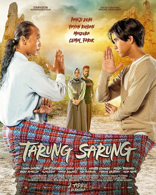 Maizura, Panji Zoni, Yayan Ruhian, and Cemal Farukh in Tarung Sarung (2020)