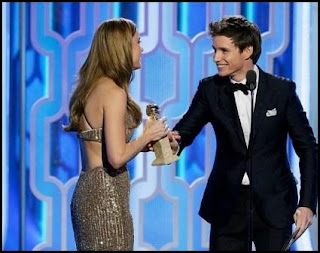 Brie Larson y Eddie Redmayne en los Globos de Oro 2016