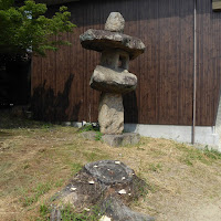 機物神社 石灯篭